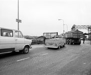 858809 Gezicht op de Stortplaats van de Gemeentelijke Reinigingsdienst aan de Van Zijstweg te Utrecht, op één van de ...